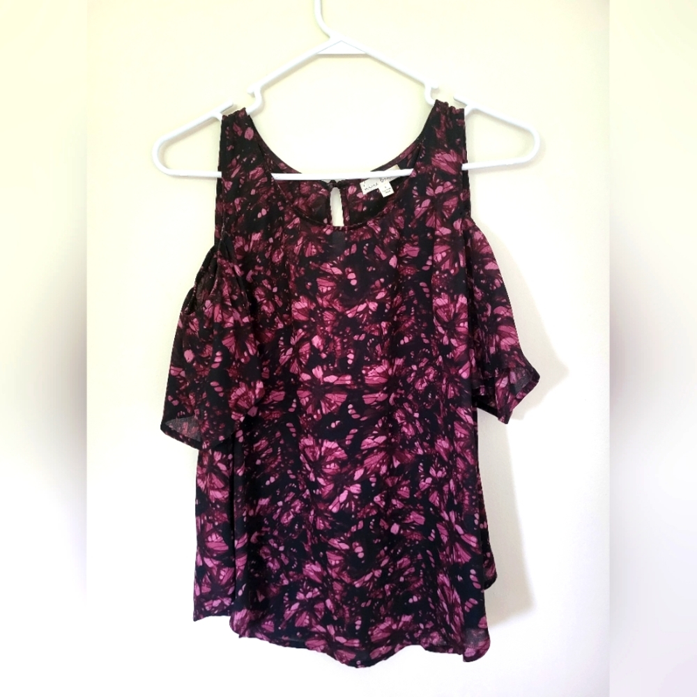 Butterfly print coldshoulder top